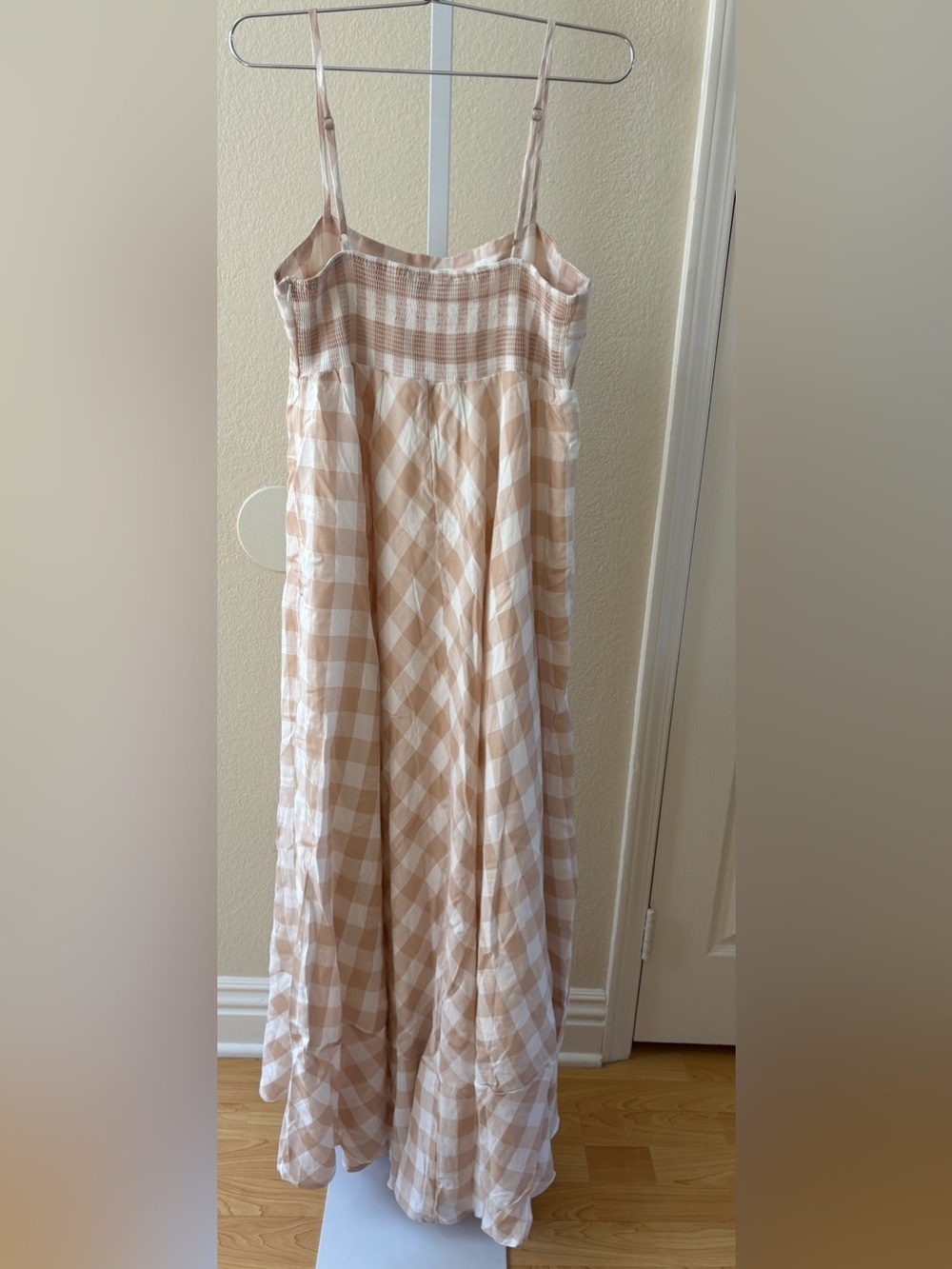 NWT - Showpo Katrien Empire Waist Maxi Dress In Beige / White Checker - Size 10 - Picture 7 of 9